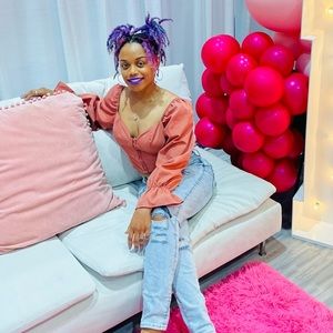 Meet your Posher, Malia